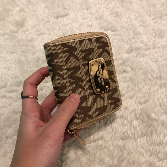 Michael Kors wallet - Picture 3 of 7